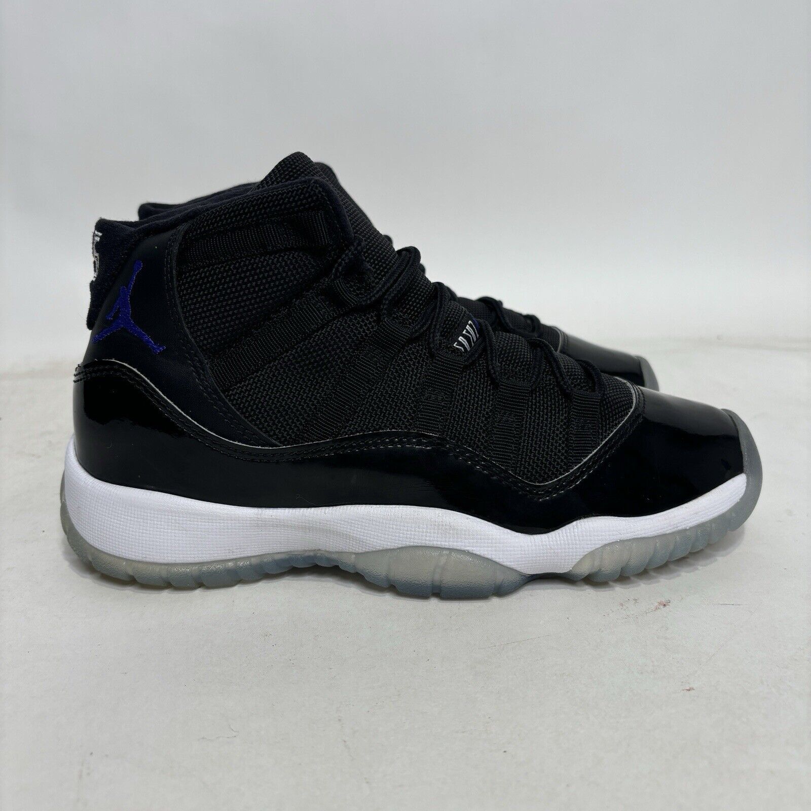 Nike Nike Air Jordan 11 Retro BG “Space Jam” 2016 Size US 5.5 / IT 35.5 - 4 Thumbnail