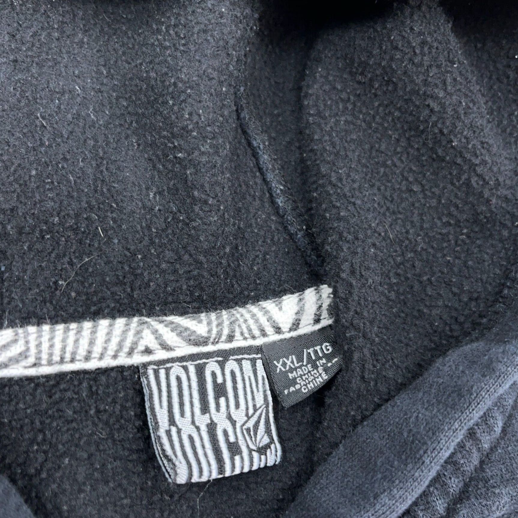 Vintage Volcom Men Hoodie Full Zip Jacket 2XL Black Fleece Graphic Print Logo Y2K Skater
