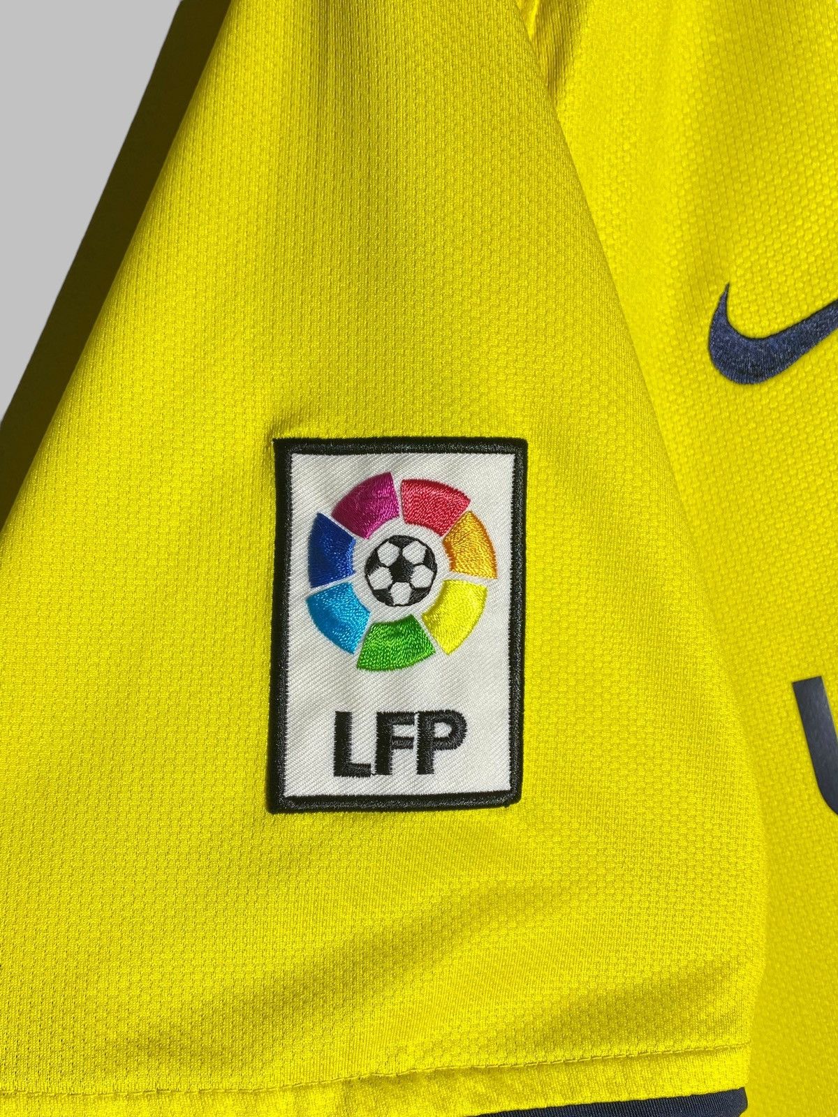 Nike Vintage Nike FC Barcelona 2008 2009 Away Football Shirt Size US M / EU 48-50 / 2 - 8 Thumbnail
