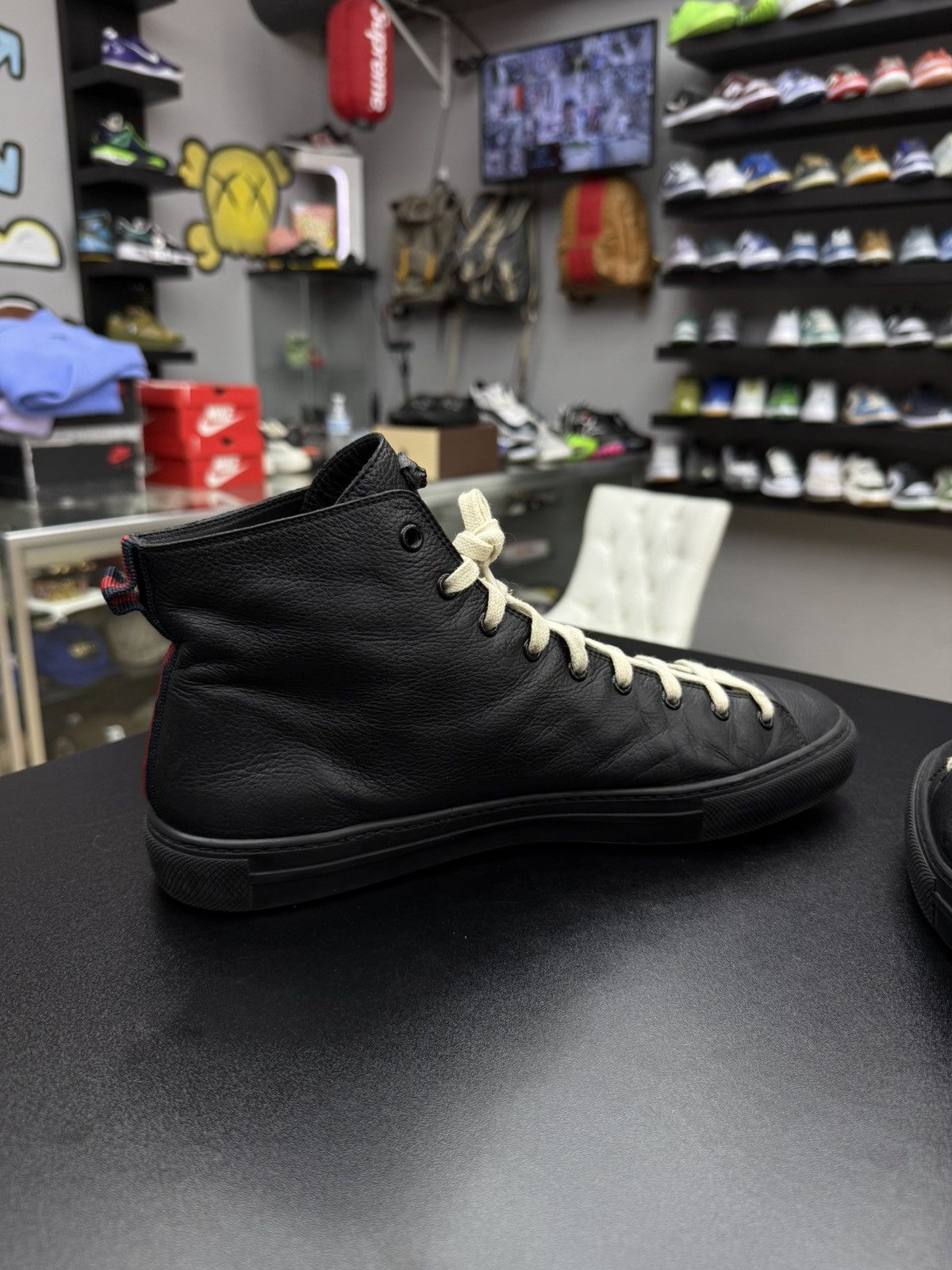 Gucci Gucci Men's Black Blind For Love Leather High Top Sneaker Size US 11 / EU 44 - 17 Thumbnail