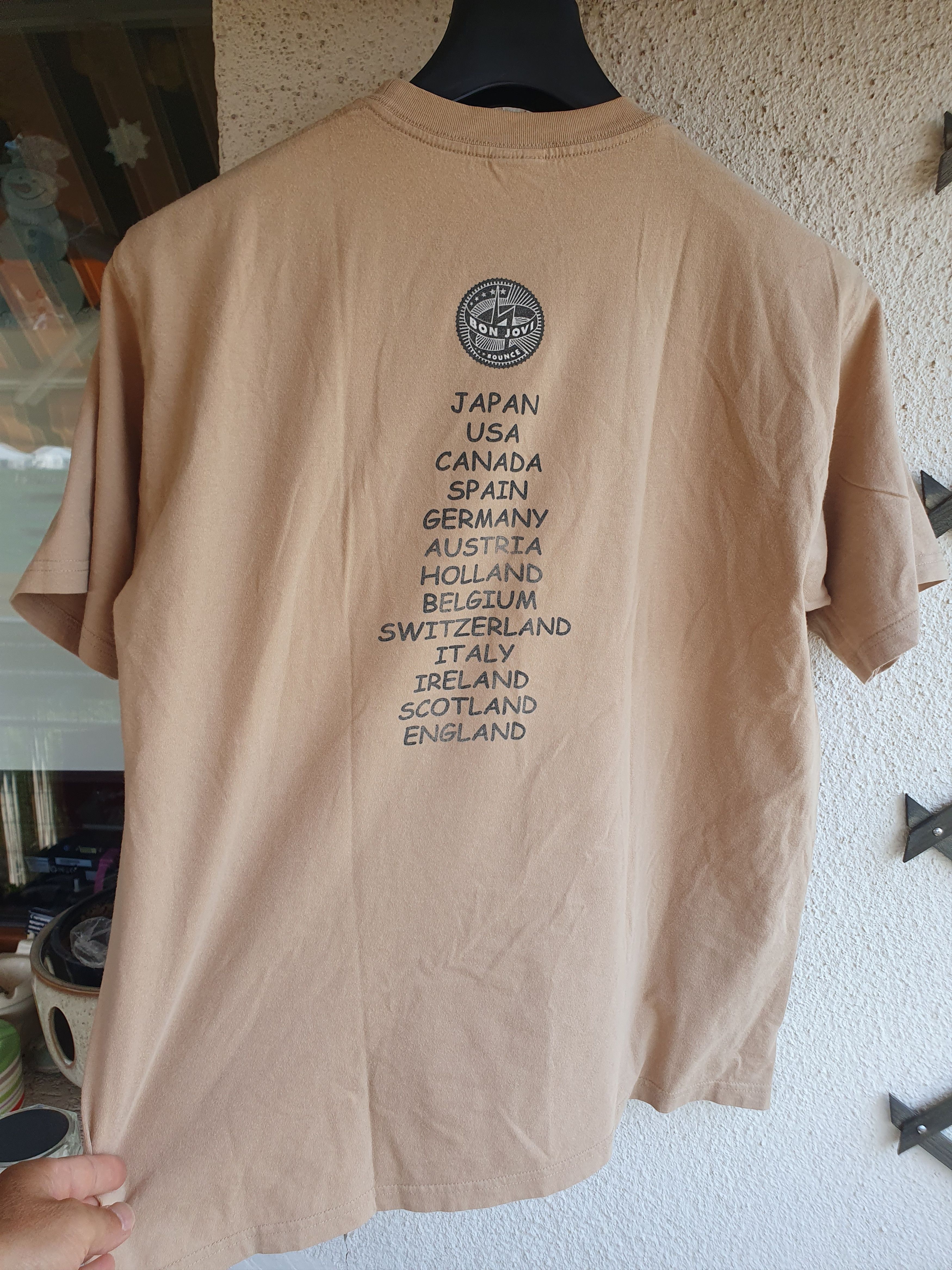 Band Tees Bon Jovi Bounce 2003 World Tour t-shirt sz L Size US L / EU 52-54 / 3 - 7 Thumbnail