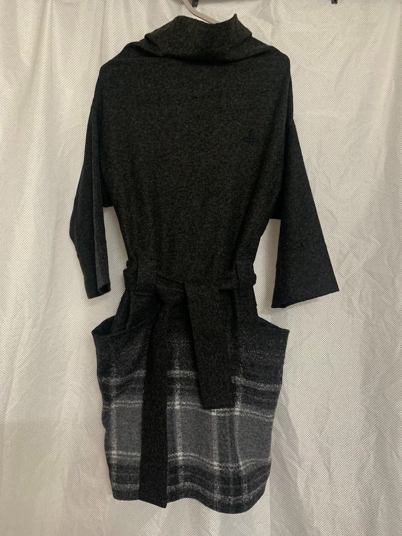 Vivienne Westwood Vivienne Westwood A high collar, drop shoulder dress Size XS / US 0-2 / IT 36-38 - 4 Thumbnail