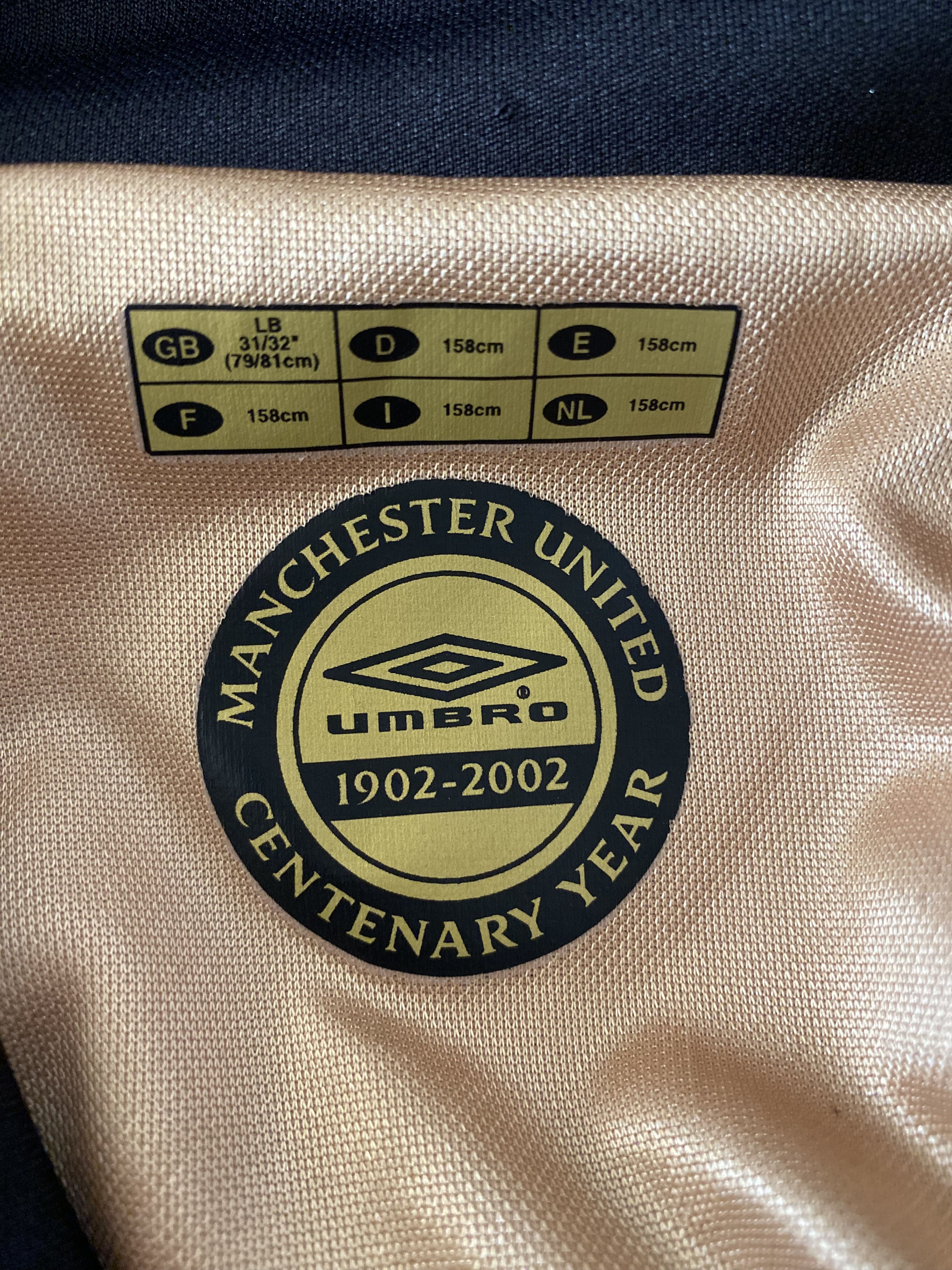 Umbro Vintage MANCHESTER UNITED 2001 - 2002 - Umbro - S - UNIQUE Size US S / EU 44-46 / 1 - 8 Thumbnail