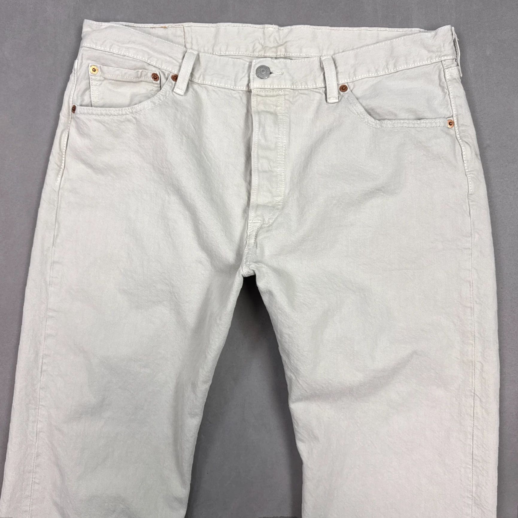 Levi's VINTAGE Levis 501 Jeans Mens 36x32 Beige Button Fly Denim Pants Faded Work Chore Office Size US 36 / EU 52 - 4 Thumbnail