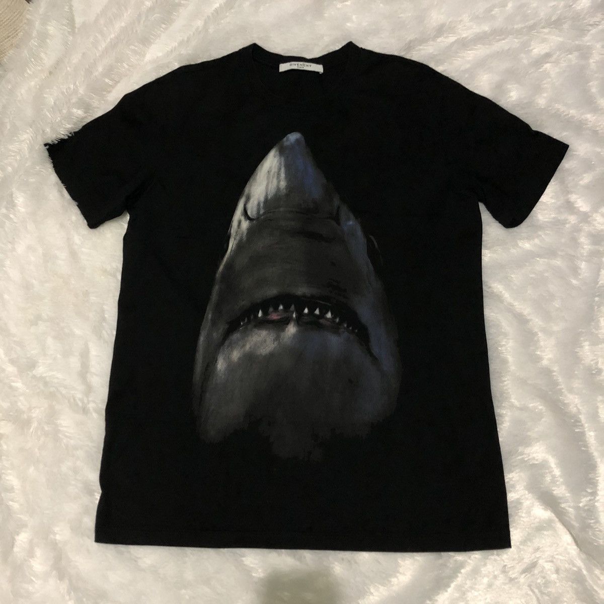 Givenchy shark discount tee legit check