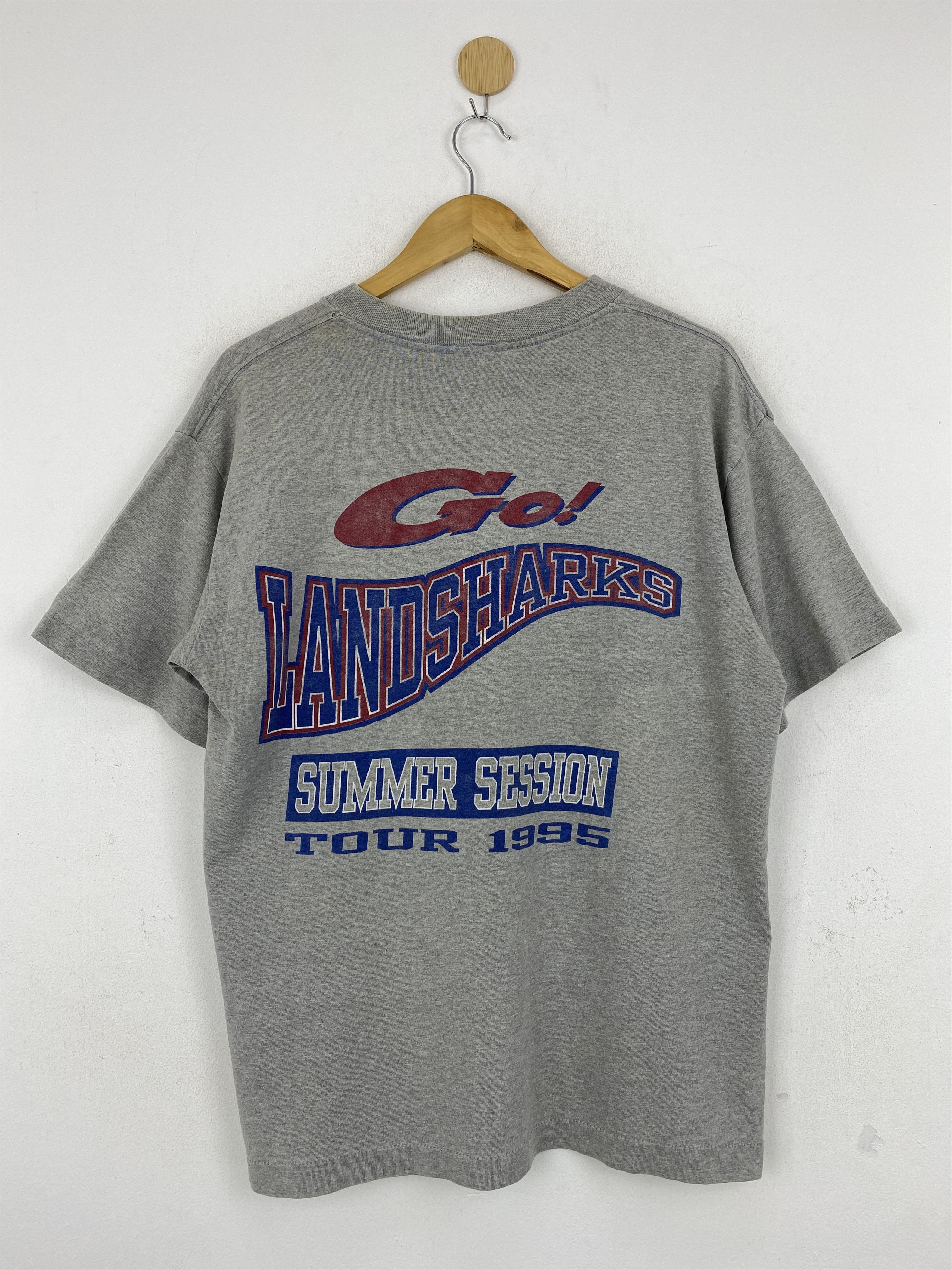 Vintage Vintage 90s Jimmy Buffet Landsharks Tour 1995 Tee TA0601 Size US L / EU 52-54 / 3 - 3 Thumbnail