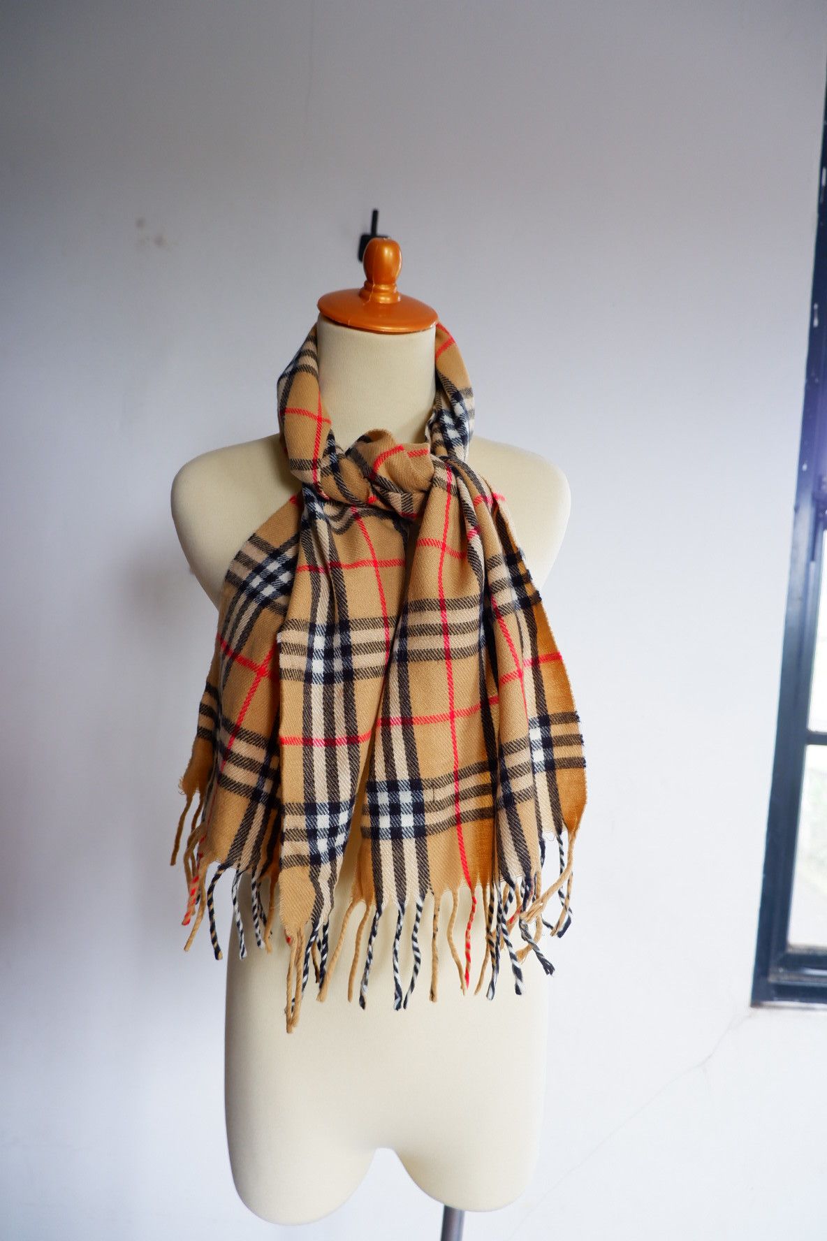 Burberry Vintage Burberry Tan Lambswool Scarfs Size ONE SIZE - 4 Thumbnail