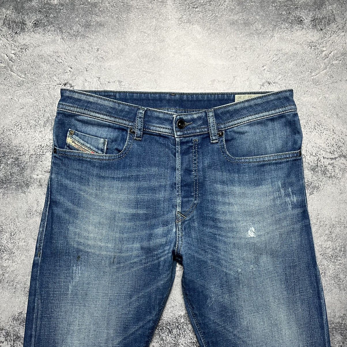 Diesel Vintage Diesel Distressed Denim Jeans Buster Streetwear Y2K Size US 32 / EU 48 - 2 Thumbnail