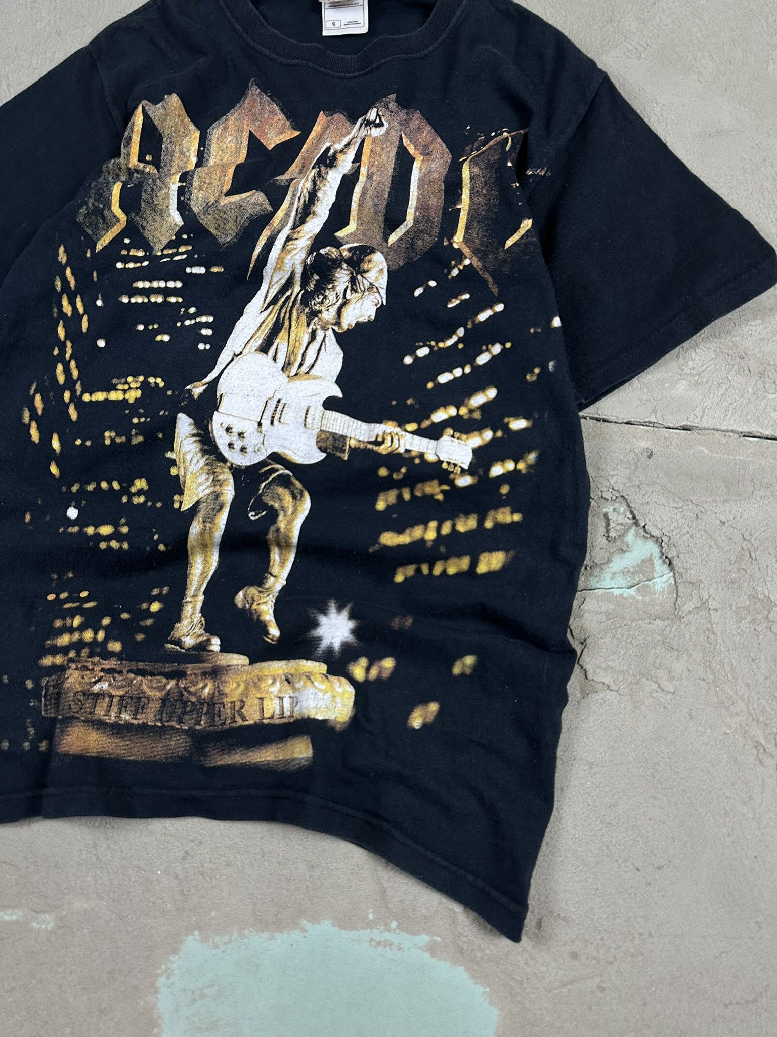 Band Tees 2000s ACDC Rip Tribute Tour Rock Band Promo T-shirt Size US S / EU 44-46 / 1 - 6 Thumbnail