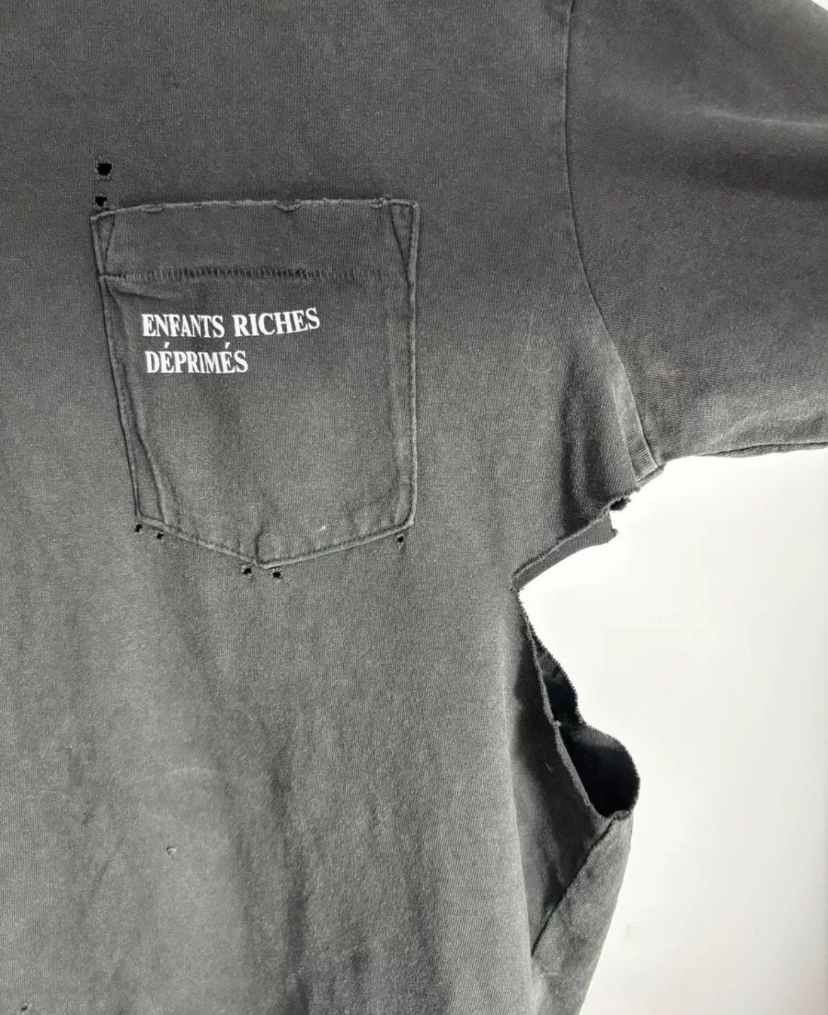 トップス ENFANTS RICHES DEPRIMES 24ss Enfants Riches Déprimés - Cropped Distressed Logo-Print Cotton