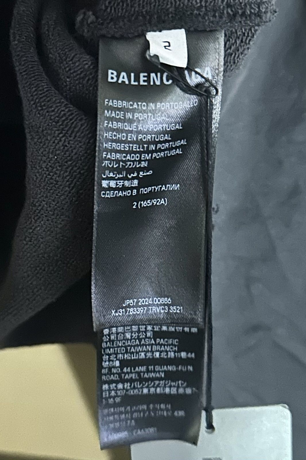 Balenciaga Balenciaga cropped logo distressed graphic hoodie size 2 Size US M / EU 48-50 / 2 - 2 Thumbnail
