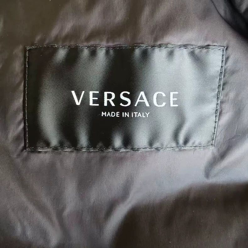 Versace Versace Greek back letter logo down jacket Size US M / EU 48-50 / 2 - 3 Thumbnail