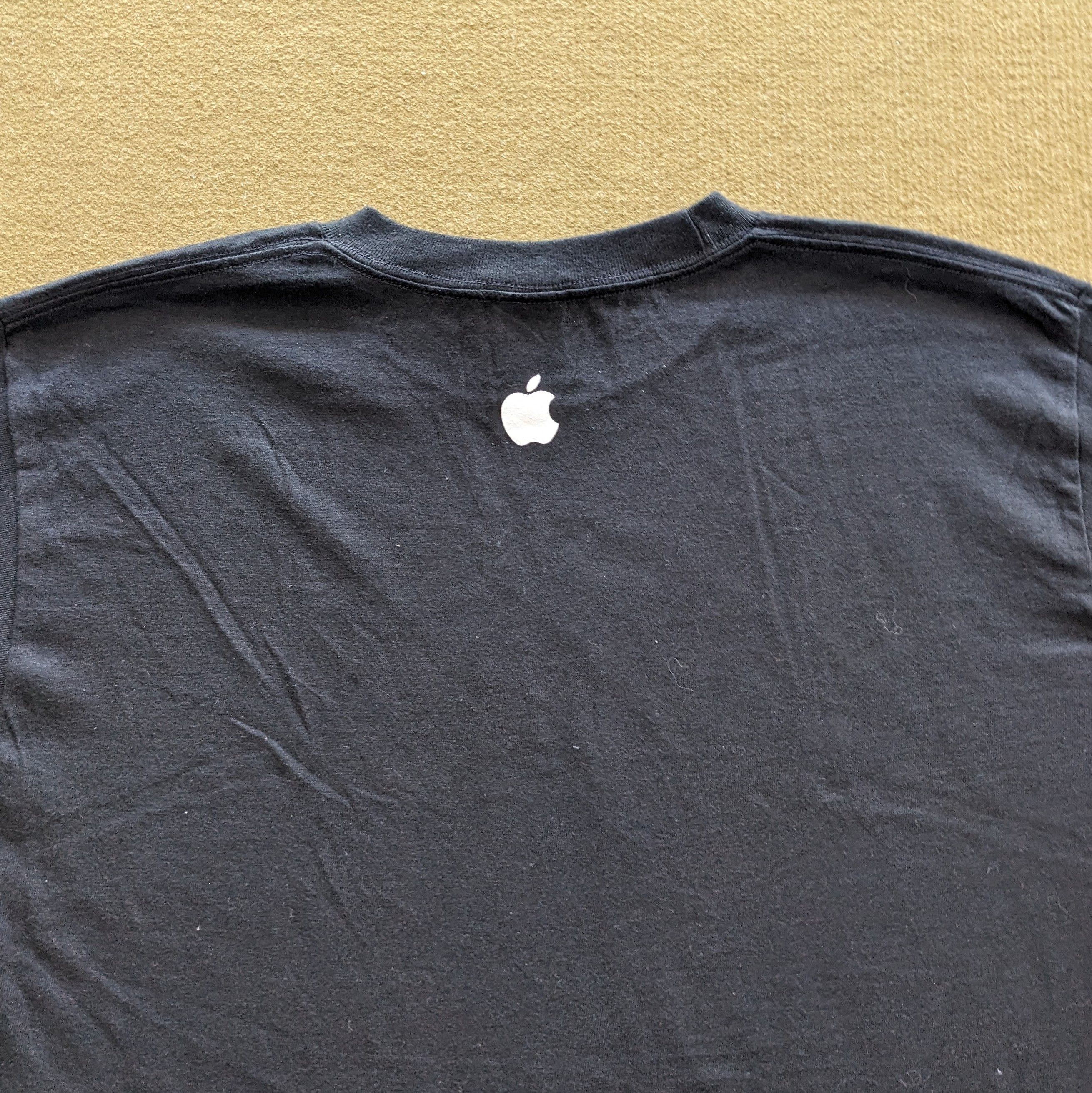 Apple Vintage IPOD Nano Apple Product T-shirt Size US L / EU 52-54 / 3 - 4 Thumbnail