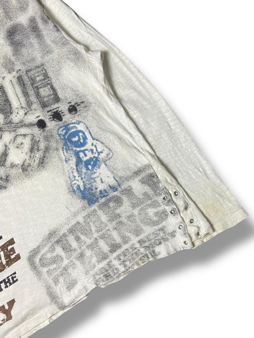Japanese Brand Sparkle Brand Graphic Tee Astronaut Long Sleeve Tee (150) Size US XS / EU 42 / 0 - 6 Thumbnail