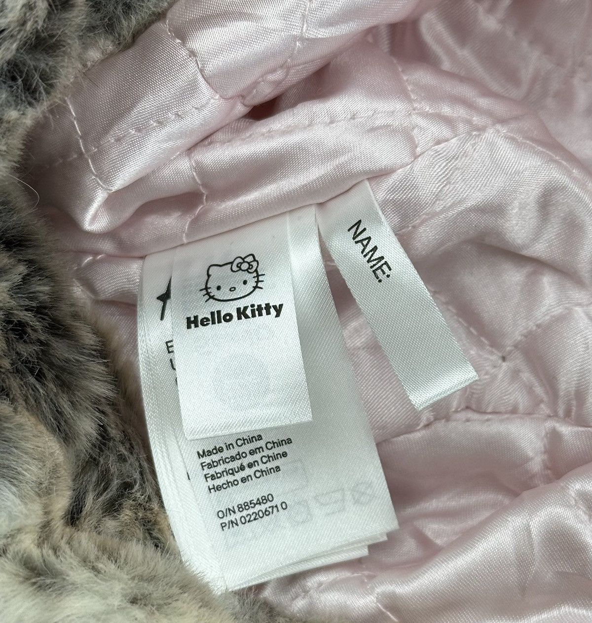 H&M × Japanese Brand HELLO KITTY TRAPPER HAT ( kids ) - TC 38 Size ONE SIZE - 6 Thumbnail