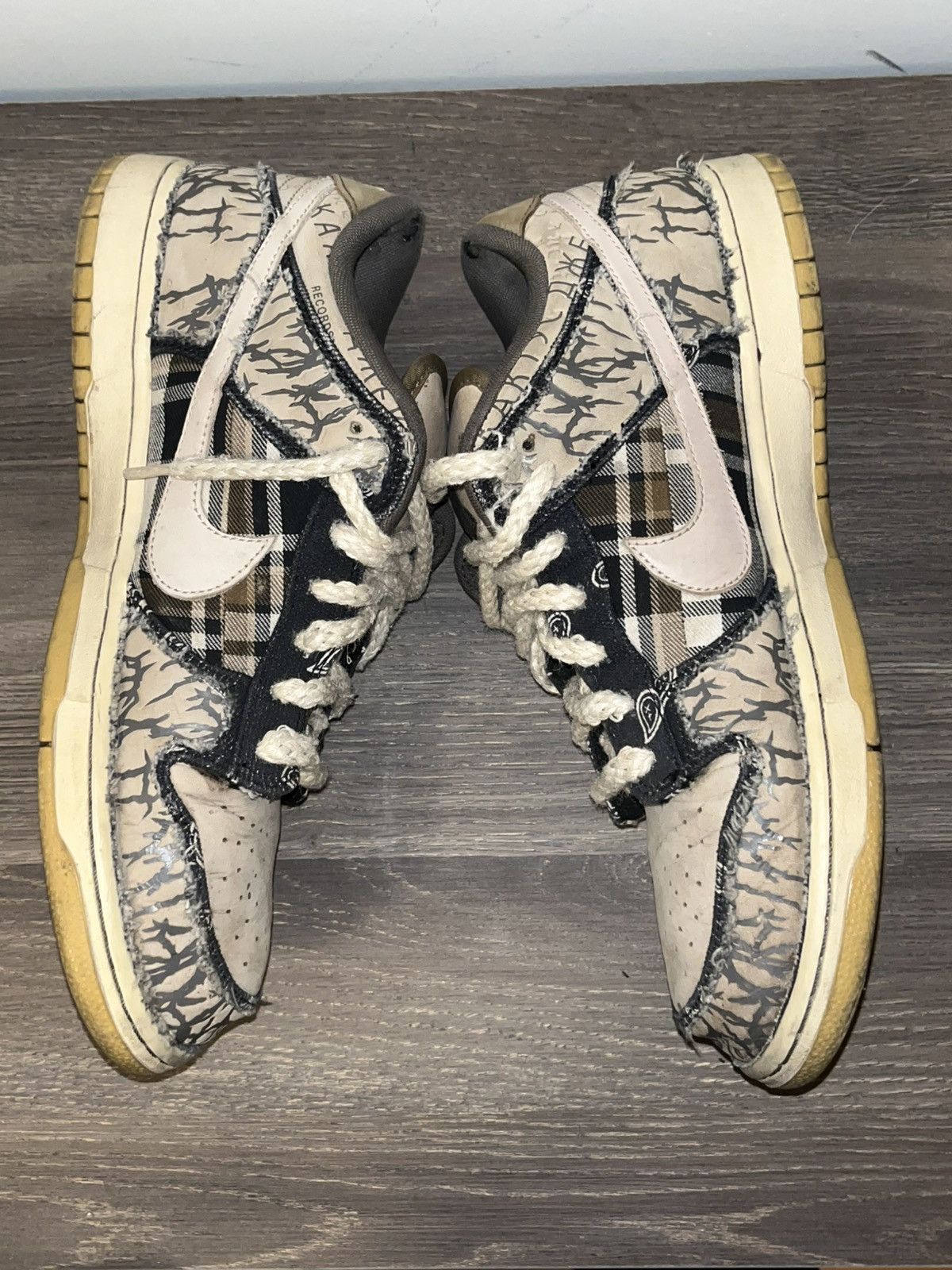 Nike × Travis Scott Travis Scott Nike SB Dunk Low Plaid/Bandana Size 11.5 Size US 11.5 / EU 44-45 - 5 Thumbnail