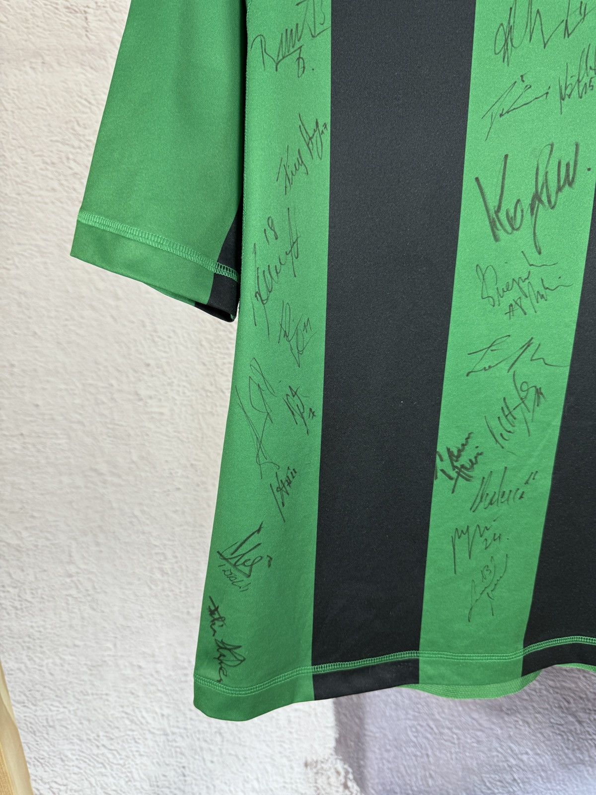 Vintage Nike Wacker Innsbruck 2005/07 #9 Orosz home soccer jersey Size US M / EU 48-50 / 2 - 5 Thumbnail