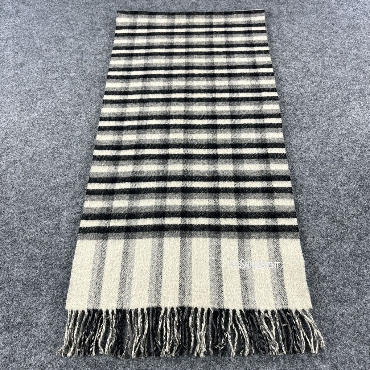 Yves Saint Laurent Vintage Yves Saint Laurent Scarf / Muffler / Neckwear T1423 Size ONE SIZE - 1 Thumbnail