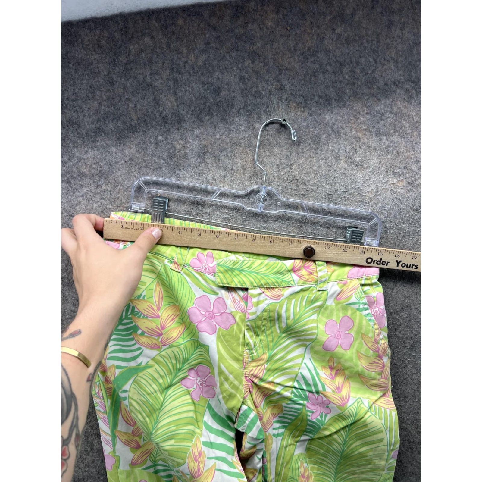 Lilly Pulitzer Lilly Pulitzer Pants Womens 2 Green Floral Capri Cotton Twill Tropical Beach Casual Summer Size 26" / US 2 / IT 38 - 2 Thumbnail