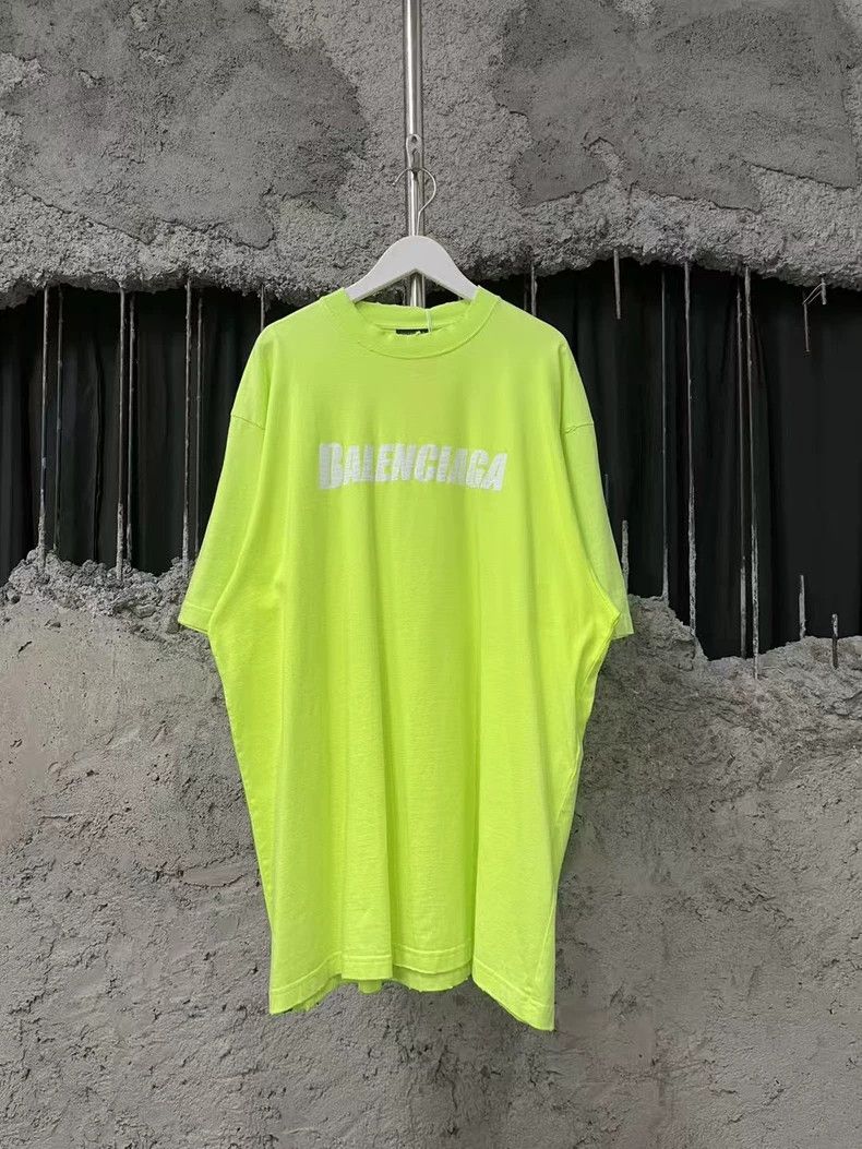 Balenciaga Balenciaga Fluorescent green destruction short sleeve Size US XS / EU 42 / 0 - 1 Thumbnail