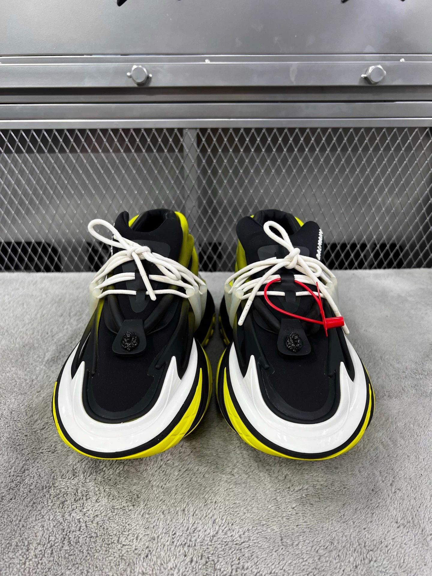 Balmain BALMAIN Unicorn black and yellow Size US 9 / EU 42 - 2 Thumbnail