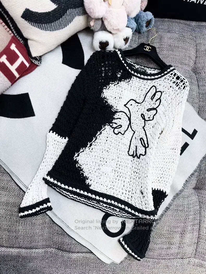 Chanel Chanel 22C black and white hollow crochet flower peace pig Size XXS / US 00 / IT 34 - 3 Thumbnail
