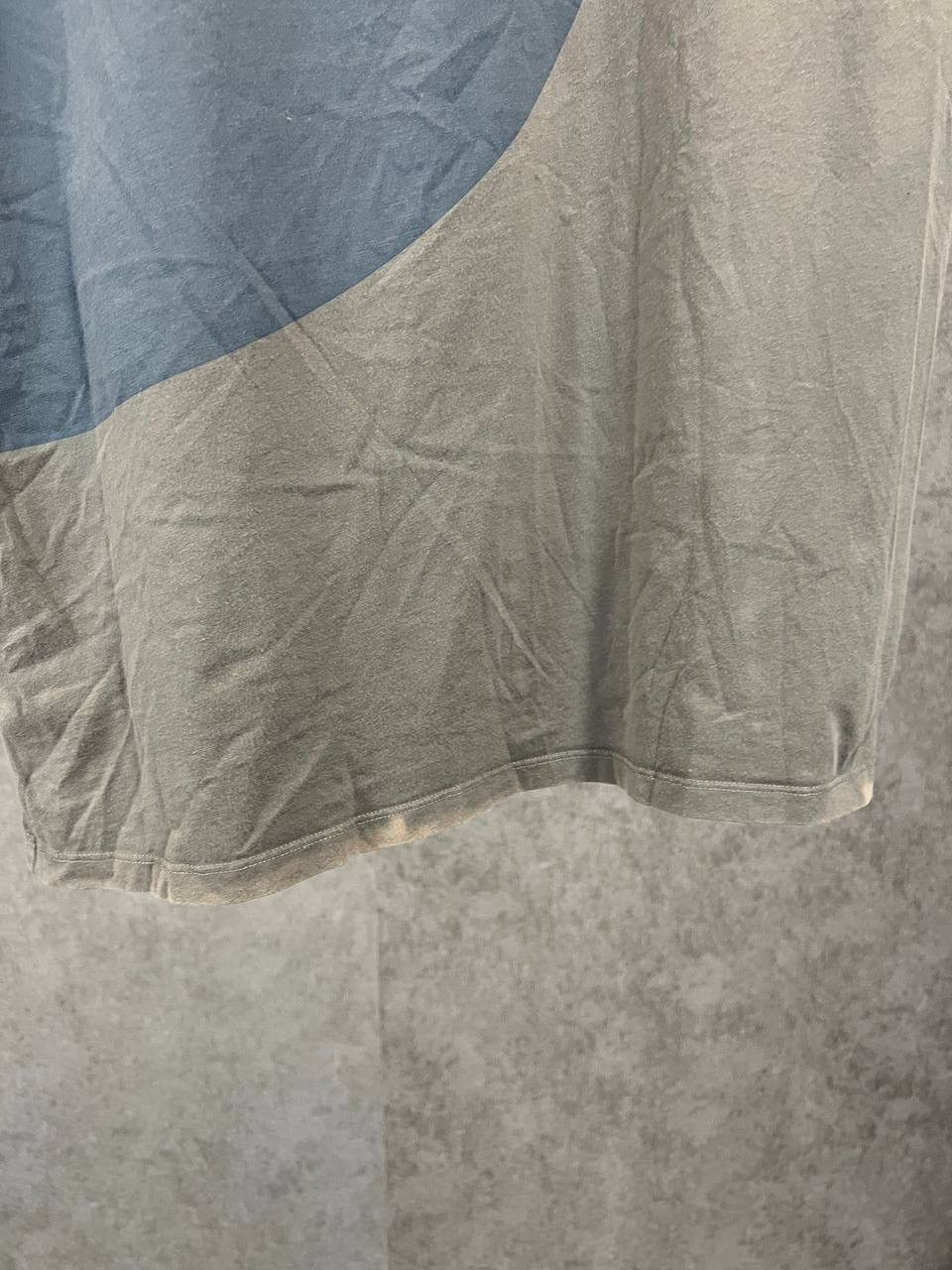 Cos Cos art designer tee Size US M / EU 48-50 / 2 - 9 Thumbnail