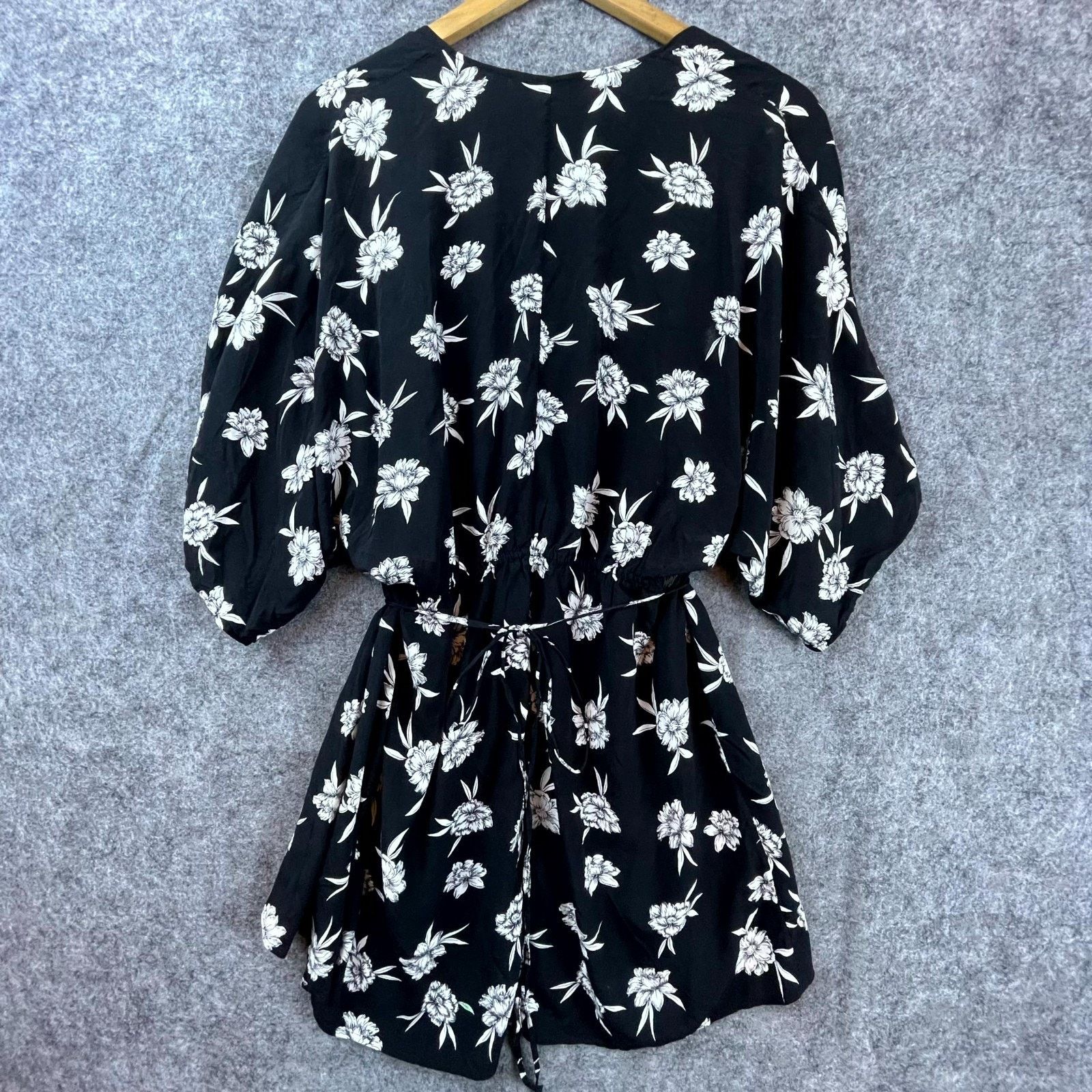 & Other Stories & Other Stories Kimono Dress Women 4 Black Floral Open Front Size S / US 4 / IT 40 - 2 Thumbnail