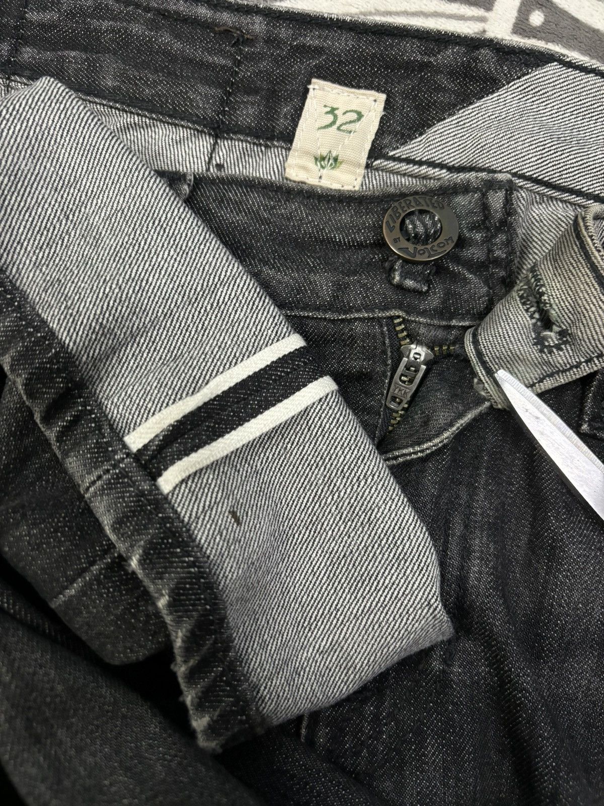 Volcom Vintage Volcom Selvedge Faded Regular Straight Ripped Jeans Size US 32 / EU 48 - 5 Thumbnail