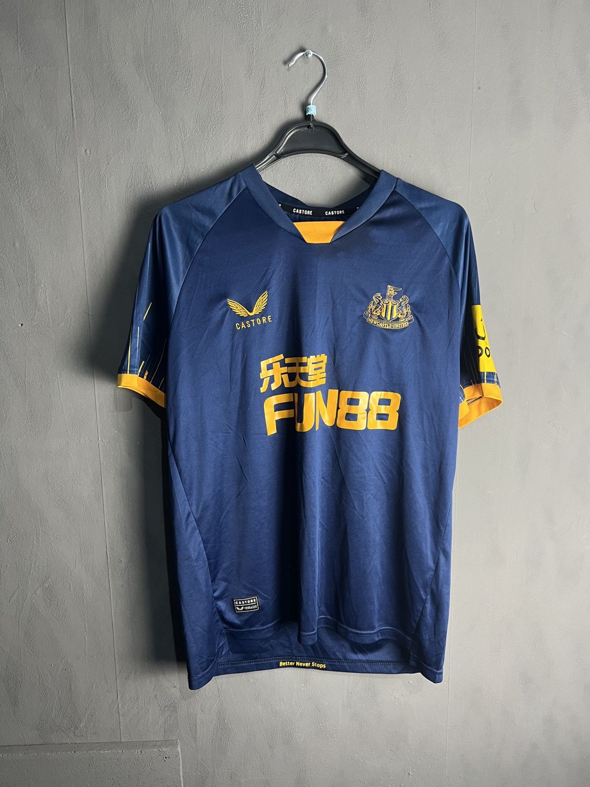 Vintage Rare Soccer Jersey Newcastle United x Puma #2 Trippier Size US M / EU 48-50 / 2 - 1 Thumbnail