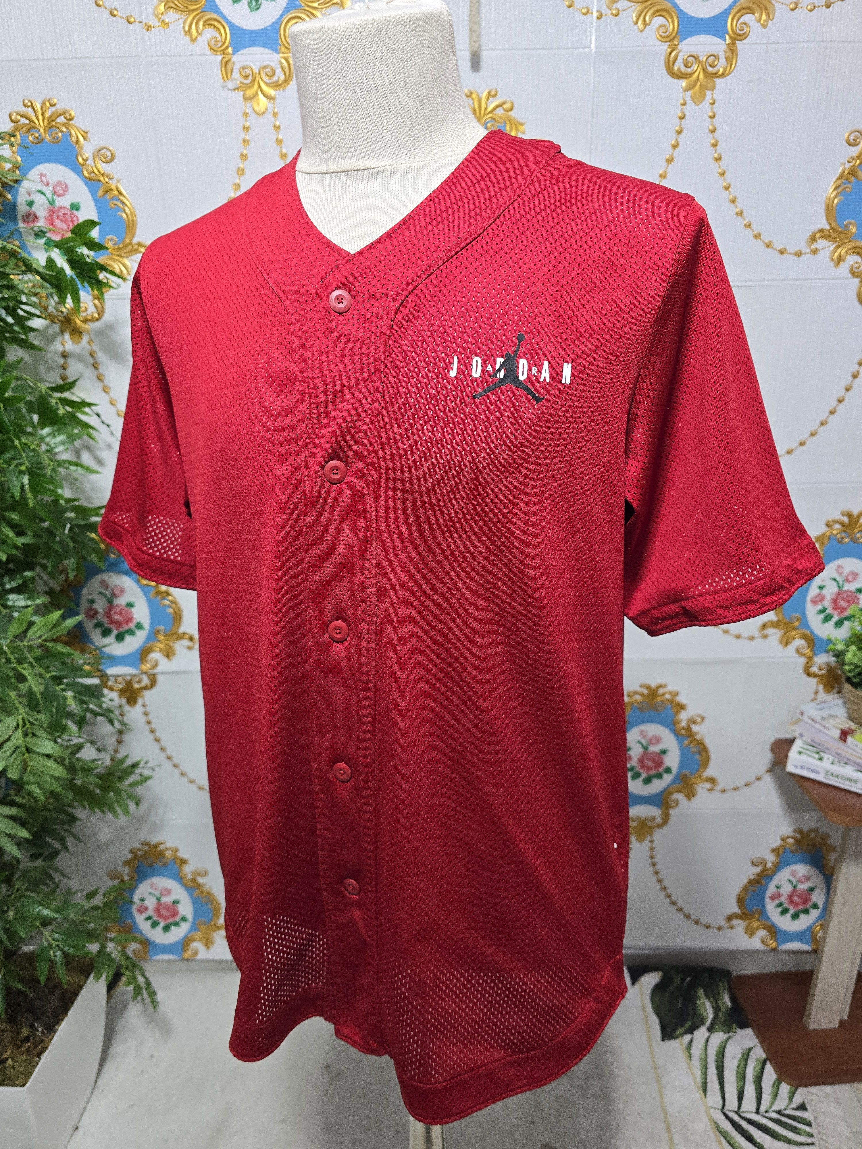 Jordan Brand Nike Jordan Jumpman mesh baseball jersey in red. Size US L / EU 52-54 / 3 - 6 Thumbnail