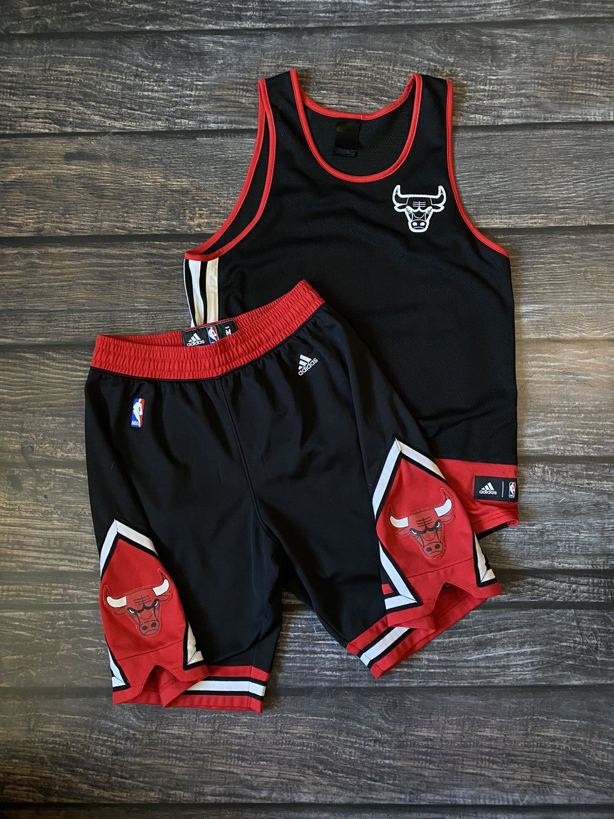 Adidas × NBA Adidas Chicago Bulls Sport Suit Tank Top Shorts Size US L / EU 52-54 / 3 - 1 Thumbnail