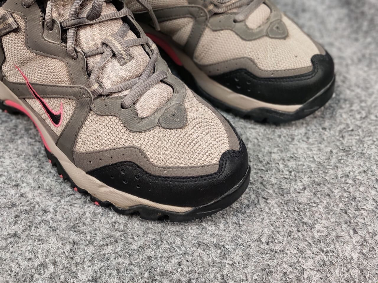 Nike ACG Vintage Nike ACG All-Trac Hiking Women's Sneaker Size US 7 / IT 37 - 7 Thumbnail