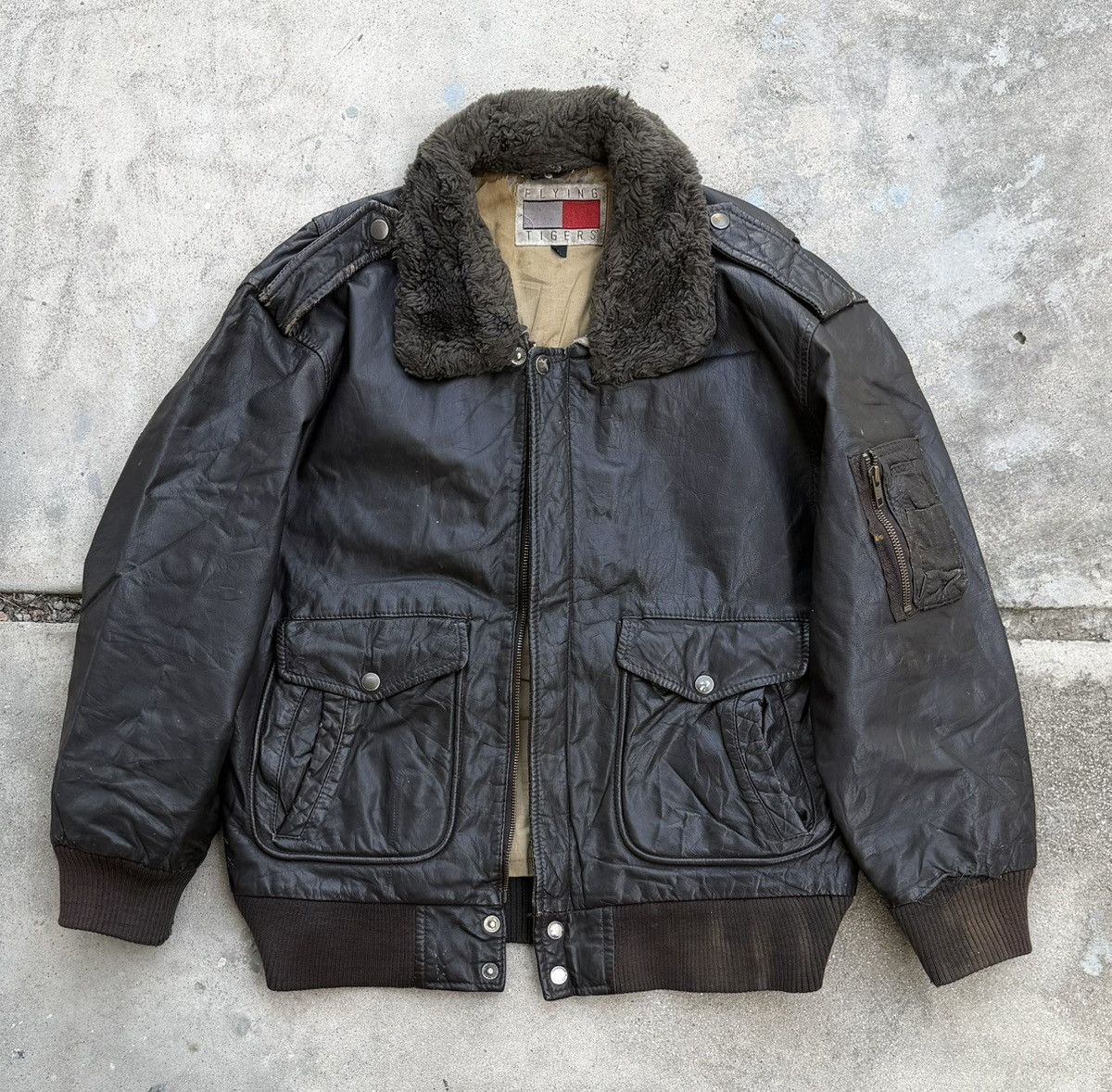 Genuine Leather Vintage Flying Tigers G-1 Leather Bomber Flight Jacket Size US L / EU 52-54 / 3 - 1 Thumbnail