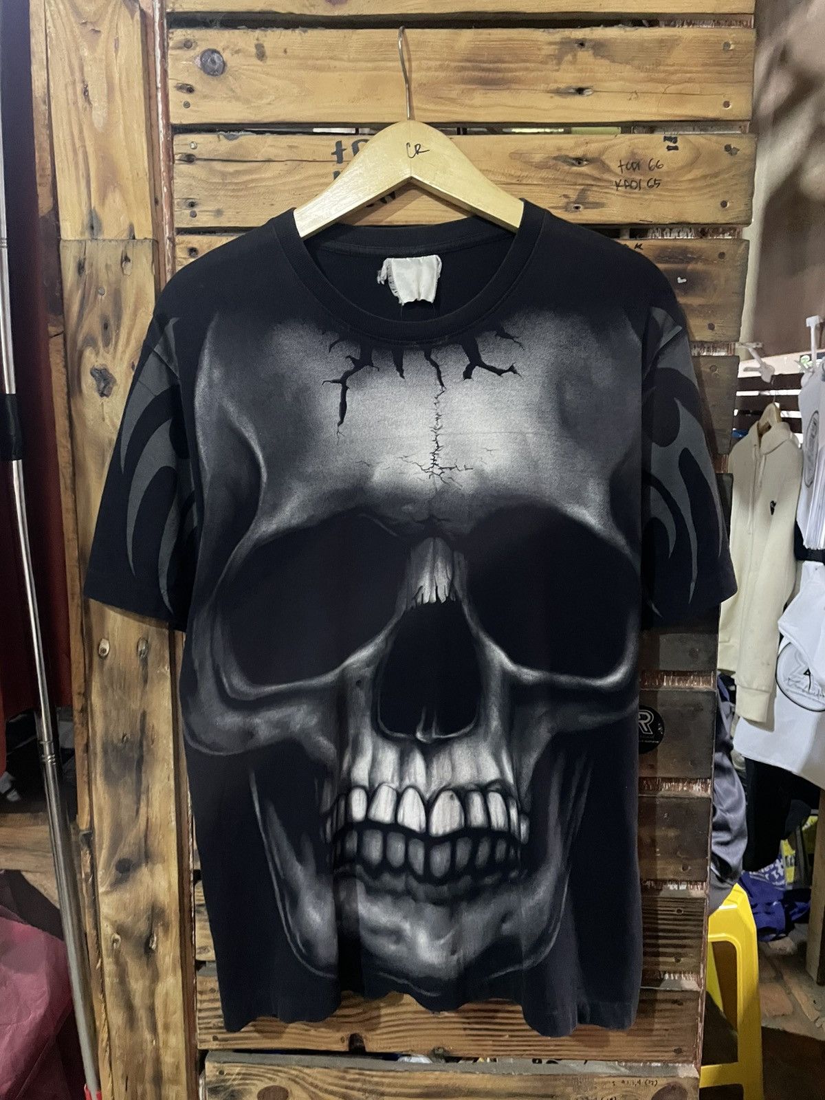 Vintage Vintage 90s skull aop tshirt Size US L / EU 52-54 / 3 - 1 Thumbnail
