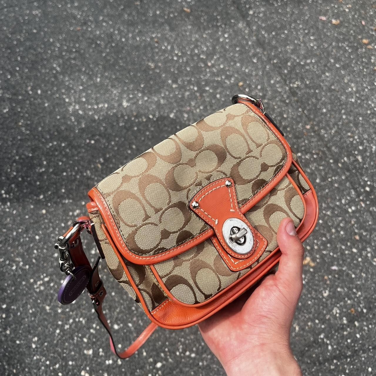 Coach Tan and orange Coach shoulder bag #tanbag #FTS... Size ONE SIZE - 1 Thumbnail