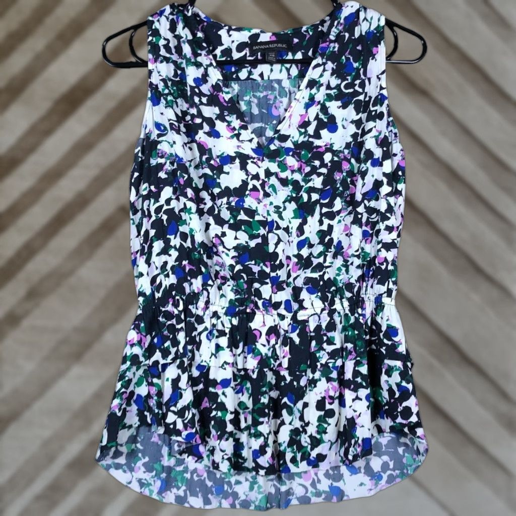 Banana Republic VINTAGE Banana Republic Womens Blouse White Multi Petite V Neck Sleeveless Tank XSP Size XS / US 0-2 / IT 36-38 - 1 Thumbnail
