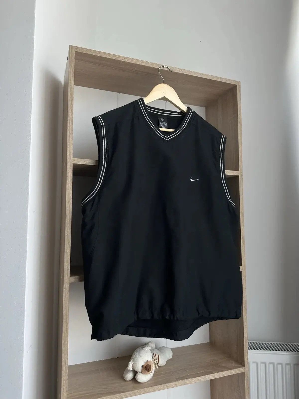 Nike Vintage Nike Black Sportswear West Big Logo Size US L / EU 52-54 / 3 - 10 Thumbnail