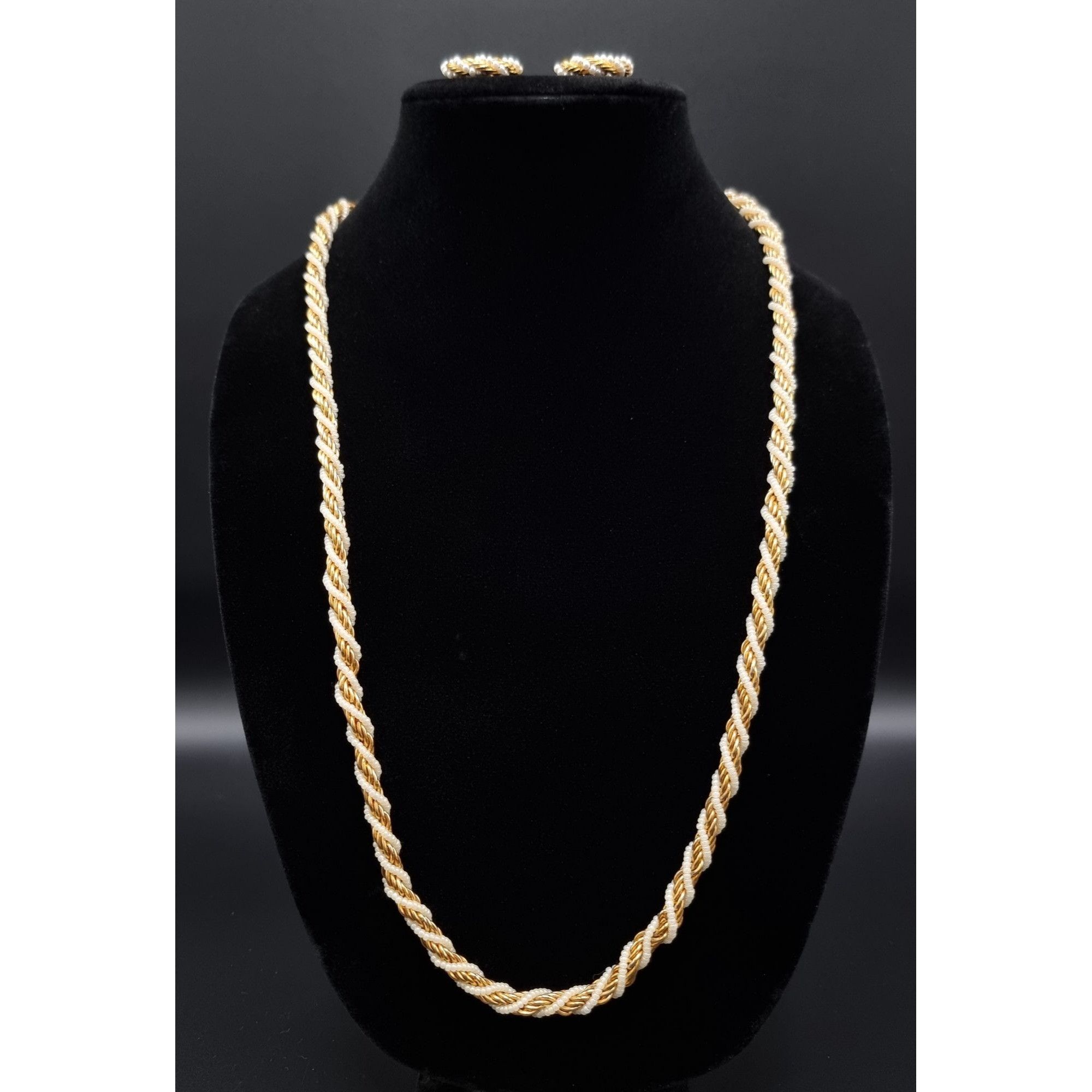 Vintage Vintage 1980s TRIFARI Gold Tone & Faux Pearl Rope Necklace & Size ONE SIZE - 2 Thumbnail