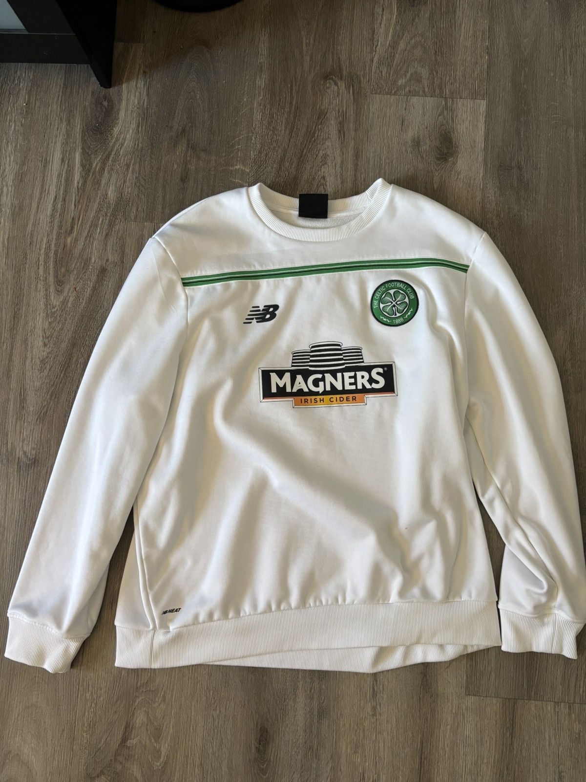New Balance New Balance Celtic White Sweatshirt Size US XL / EU 56 / 4 - 1 Thumbnail