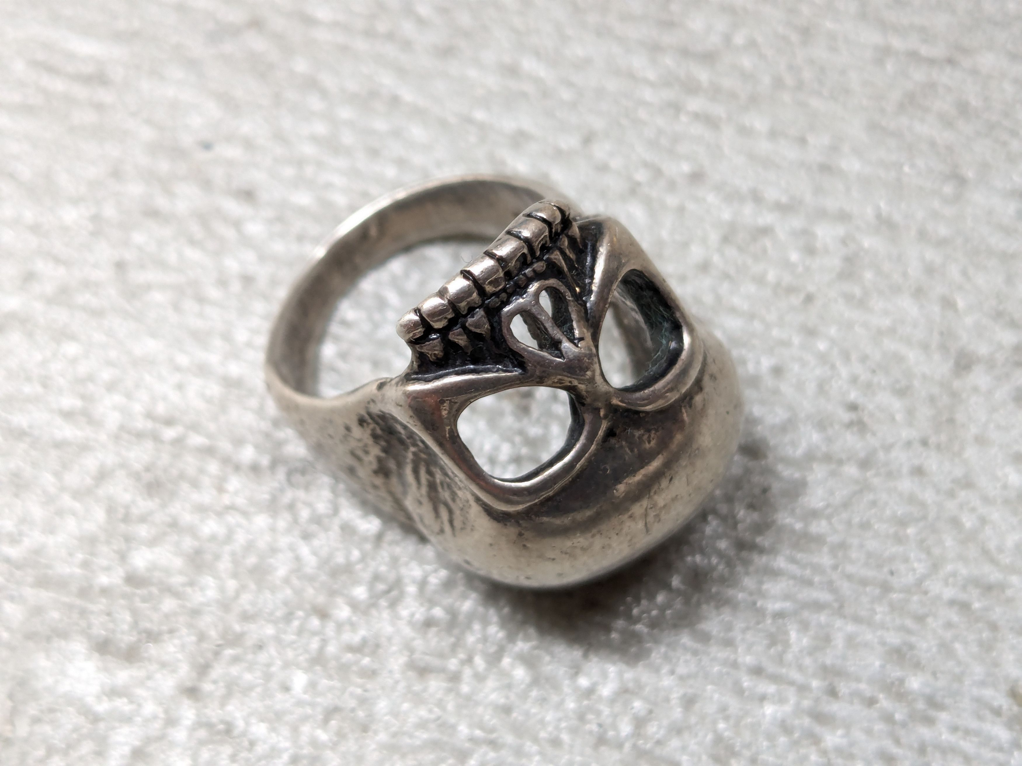 Jewelry × Vintage Vintage Skull Ring Skeleton Gordon & Smith Punk Rock Biker Size ONE SIZE - 9 Thumbnail