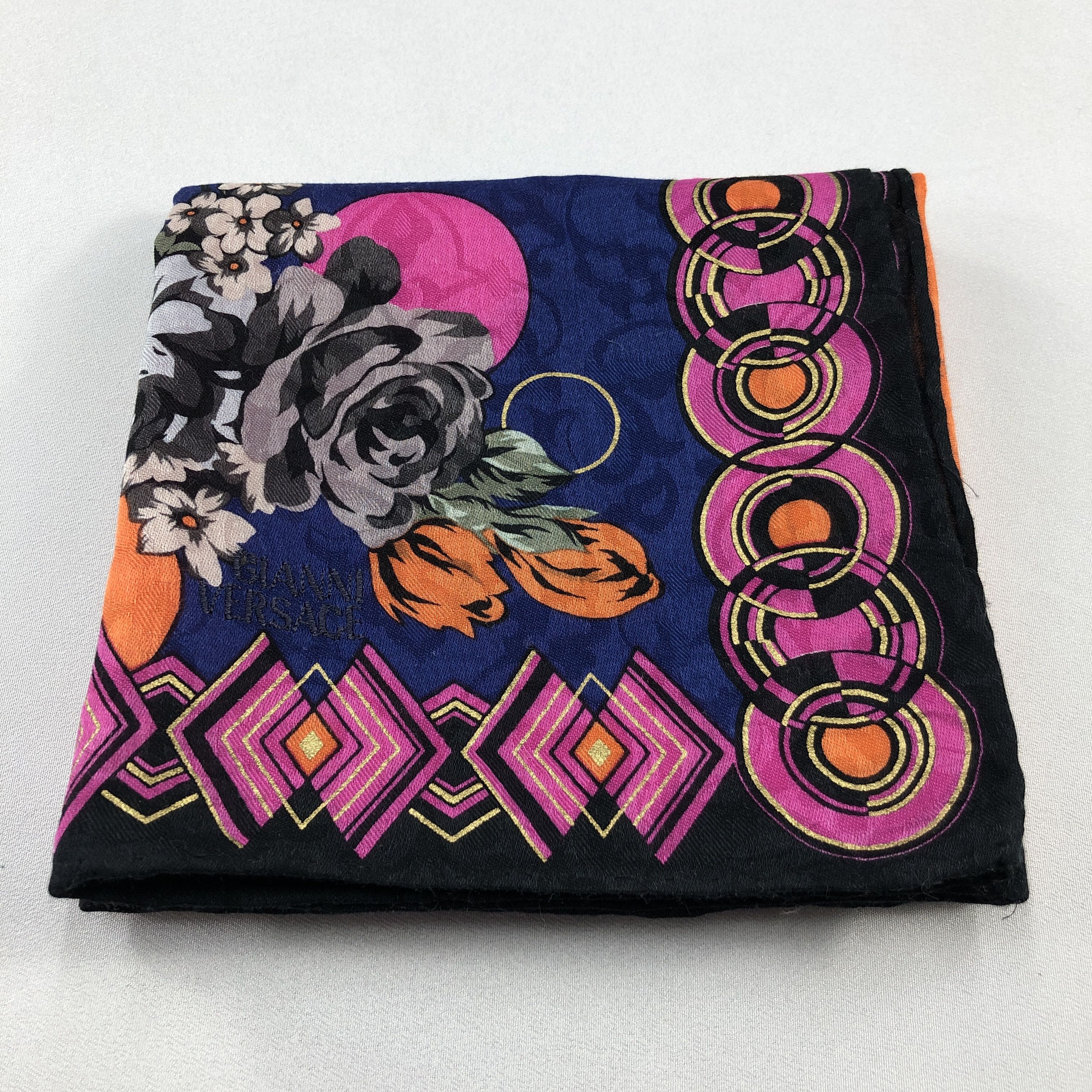 Versace Gianni Versace Handkerchief Neckerchief Bandana H2956 Size ONE SIZE - 6 Thumbnail