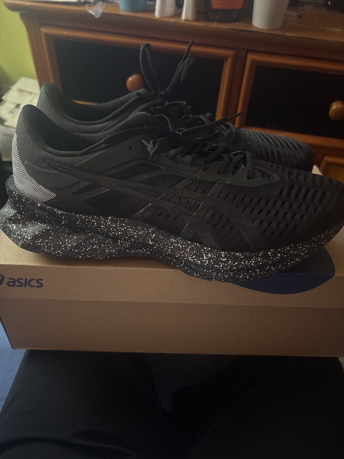 Asics Asics Novablast size 12 Size US 12 / EU 45 - 1 Thumbnail