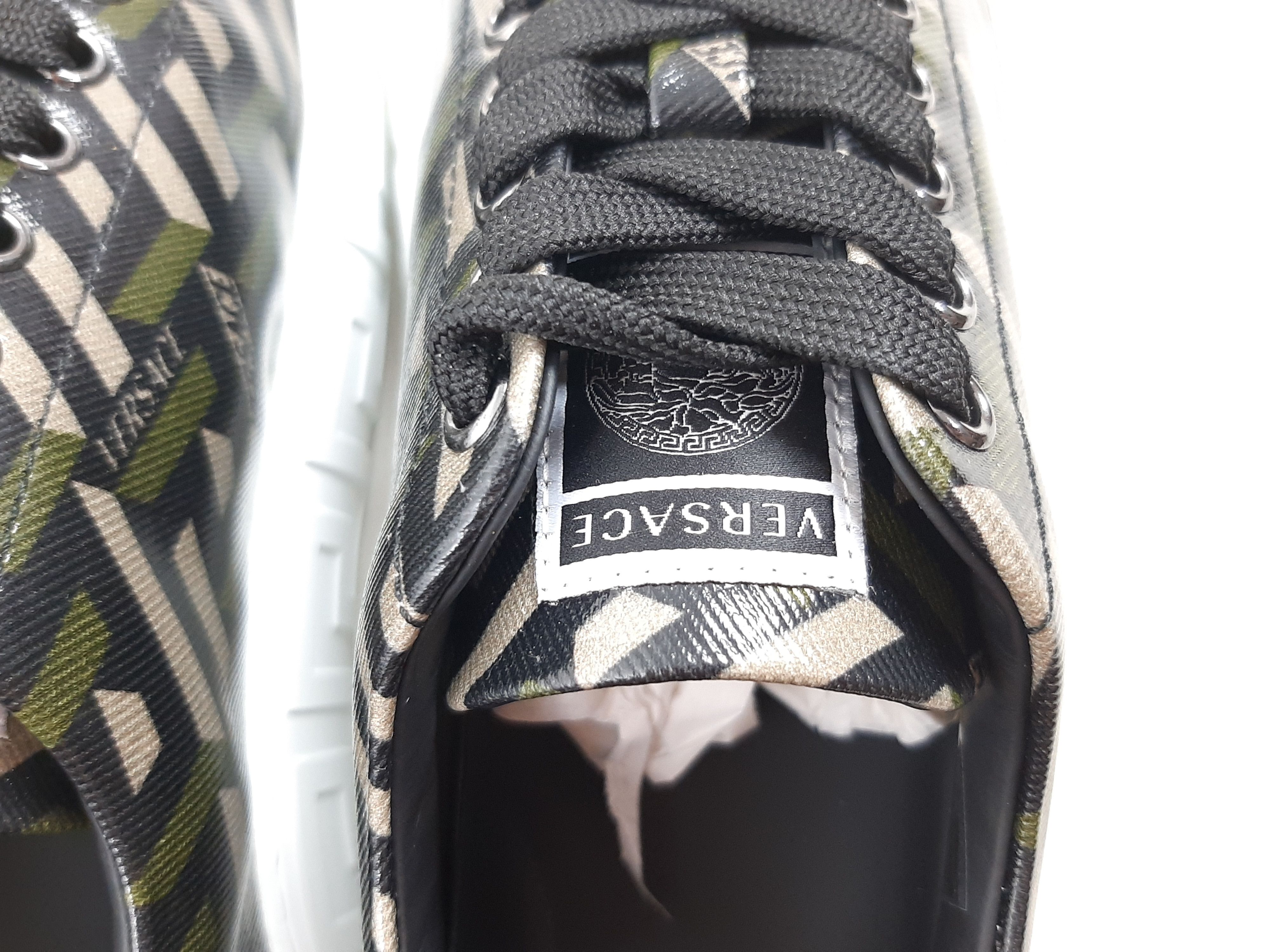 Versace Versace Greca Low Top Sneakers Women's Size US 7 EU 37 Size US 7 / IT 37 - 10 Thumbnail
