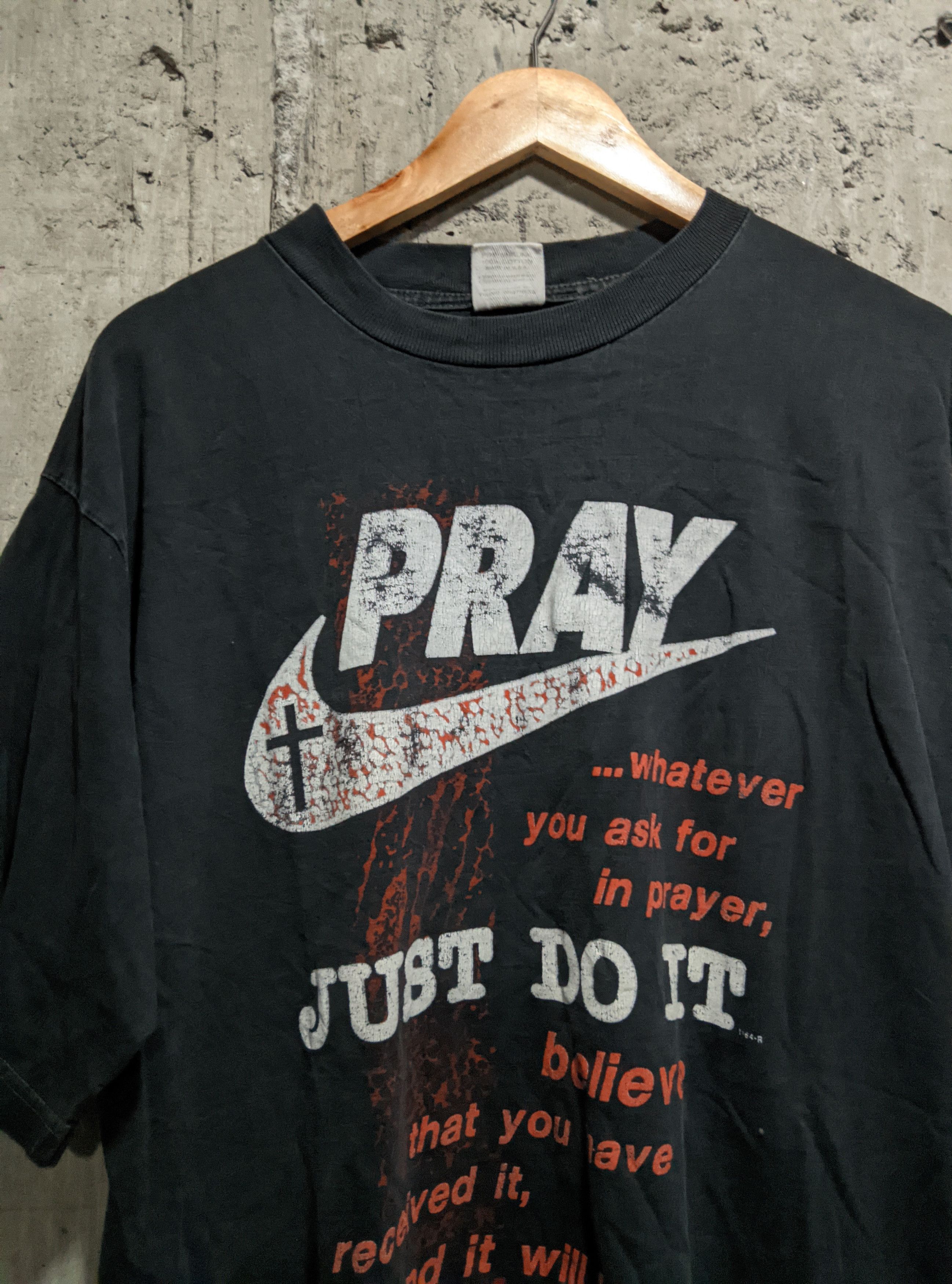 Vintage Vintage 90s pray Nike just do it rip Jesús t shirt Size US XXL / EU 58 / 5 - 2 Thumbnail