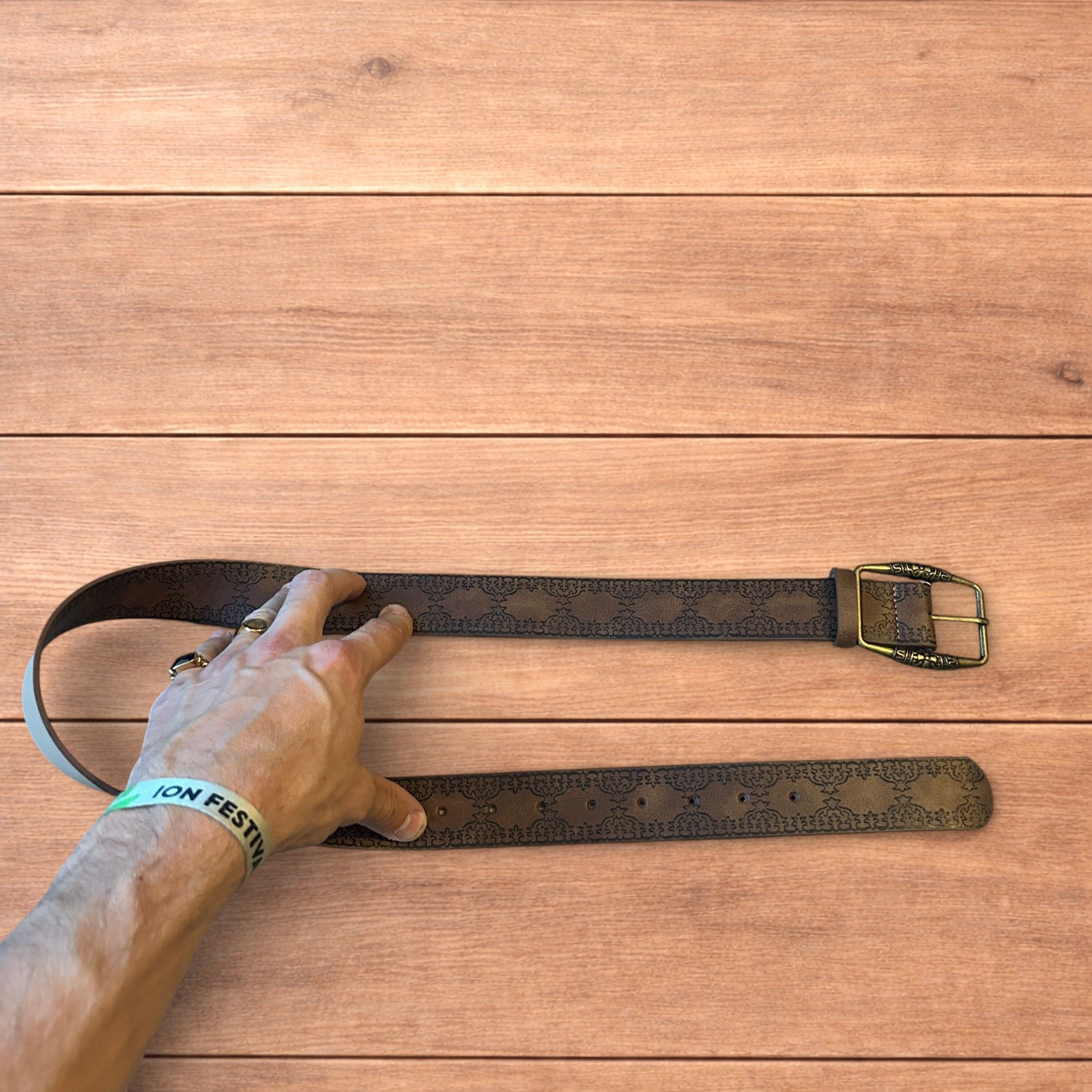 Japanese Brand Faux leather western cowboy belt in brown with bronze trim. Size ONE SIZE - 7 Thumbnail