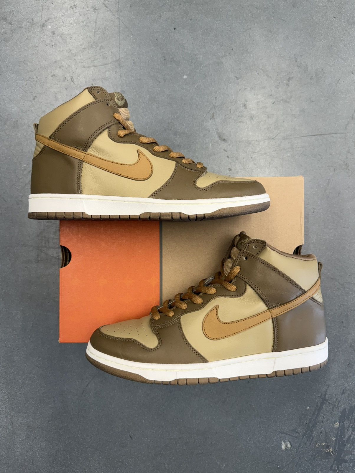 Nike × Vintage 2003 Nike Dunk High Hay Maple Taupe Size US 10.5 / EU 43-44 - 2 Thumbnail