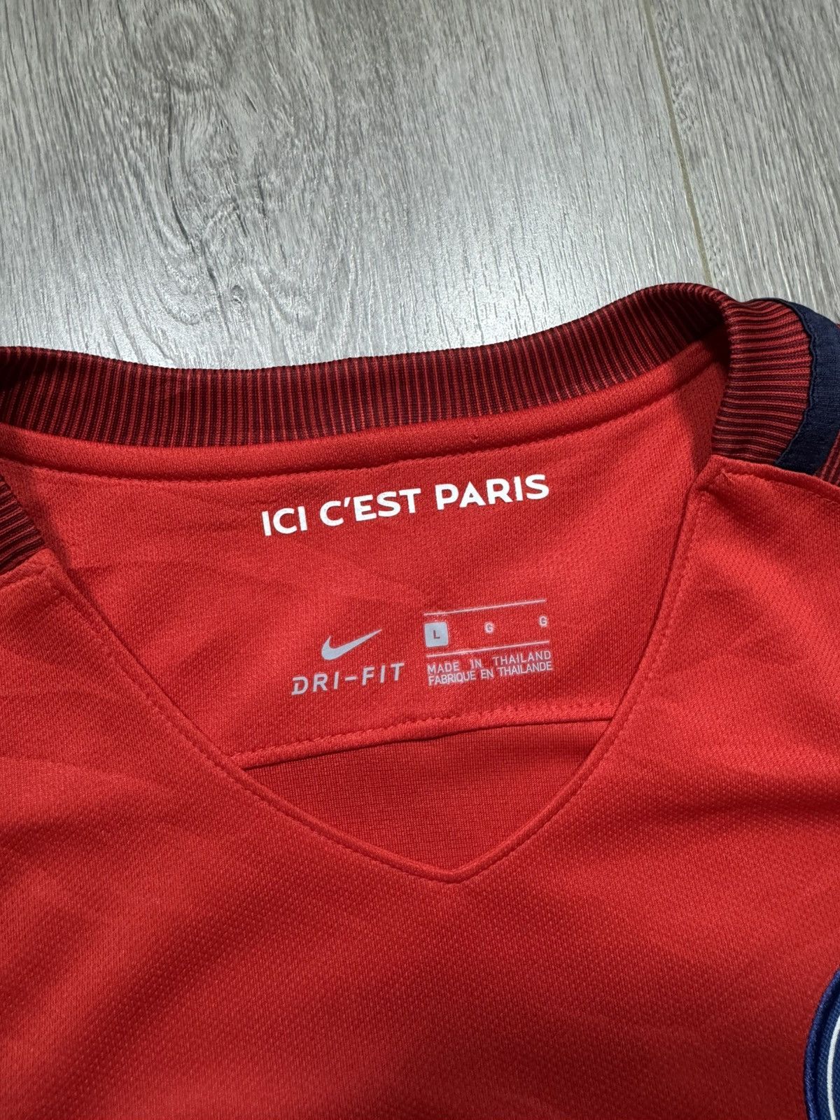Nike Paris Saint-Germain PSG Jersey Away shirt 2016 - 2017 Size US L / EU 52-54 / 3 - 5 Thumbnail