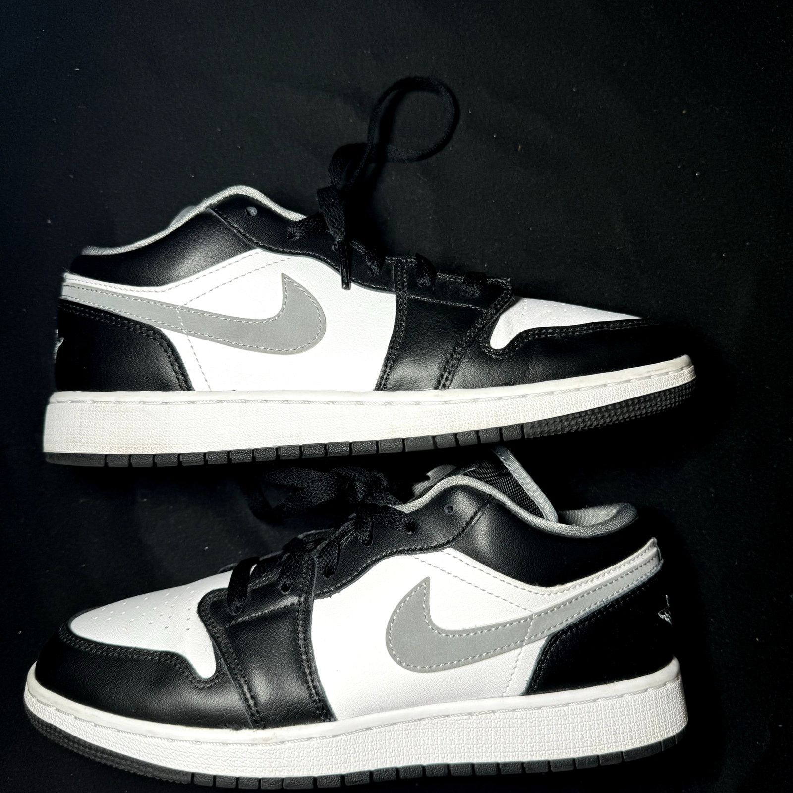 Jordan Brand × Nike Air Jordan 1 Low GS Black Medium Grey Men's Shoes - Size 7 Size US 7 / EU 40 - 2 Thumbnail