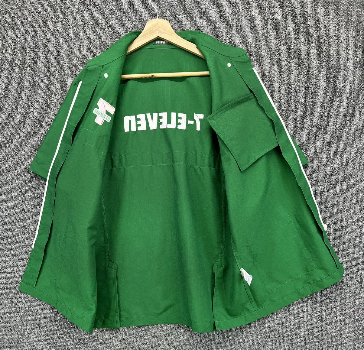 Japanese Brand Vintage 90's 7 ELEVEN Uniform Workwear Zip Up Jacket Size US L / EU 52-54 / 3 - 10 Thumbnail